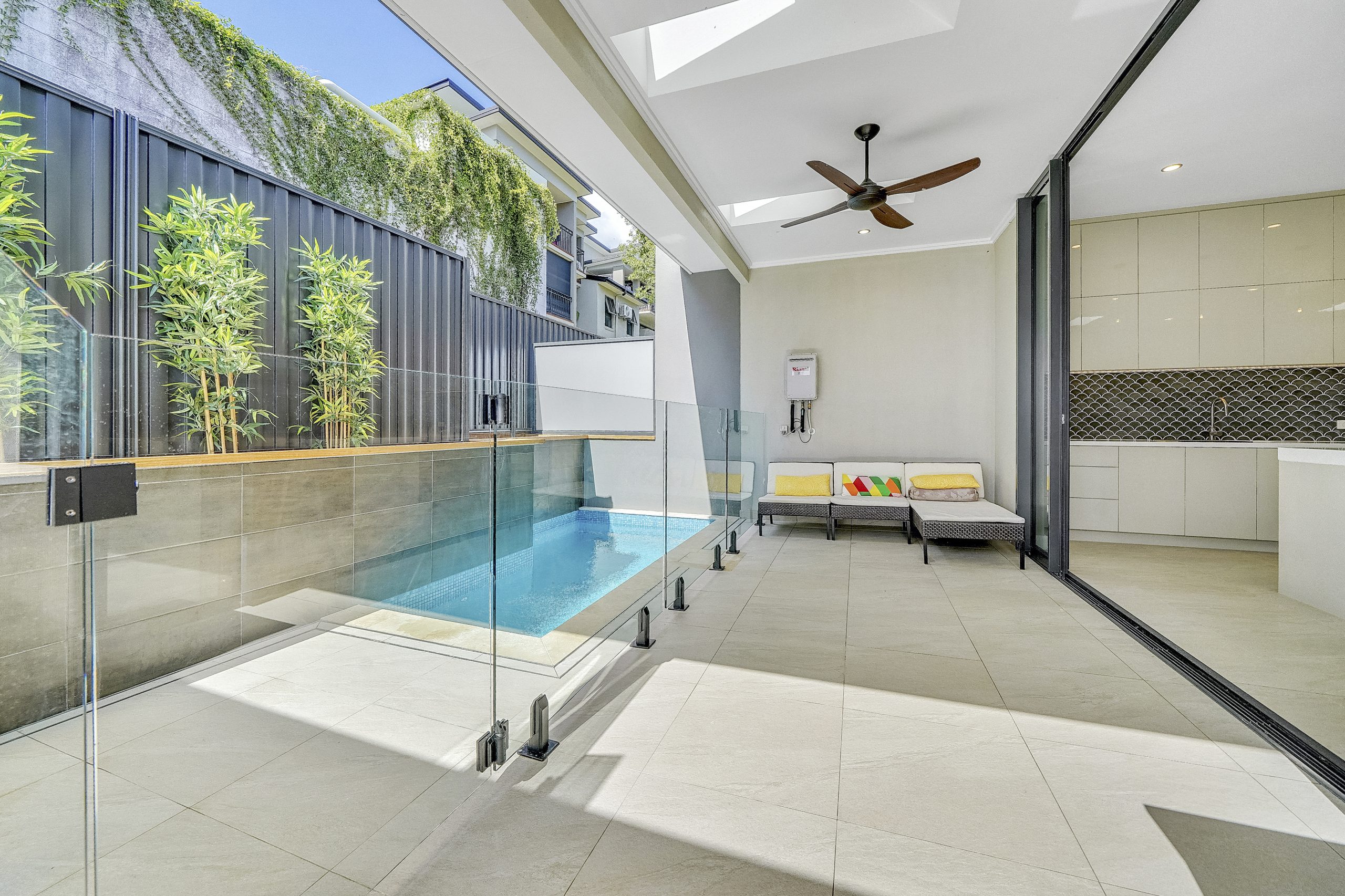1/34 Salstone Street, Kangaroo Point  QLD  4169